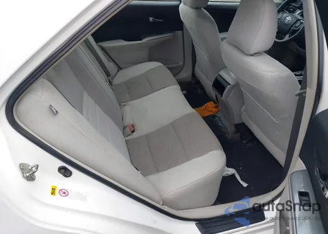 2014 Toyota Camry Hybrid Le z USA, uszkodzony, nr VIN 4T1BD1FK8EU111113